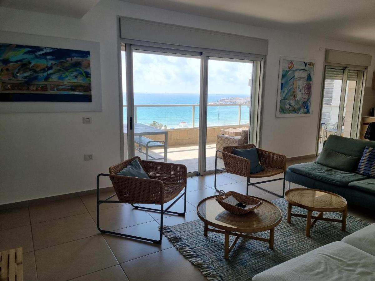 Beachfront Gallery Acre Exterior photo