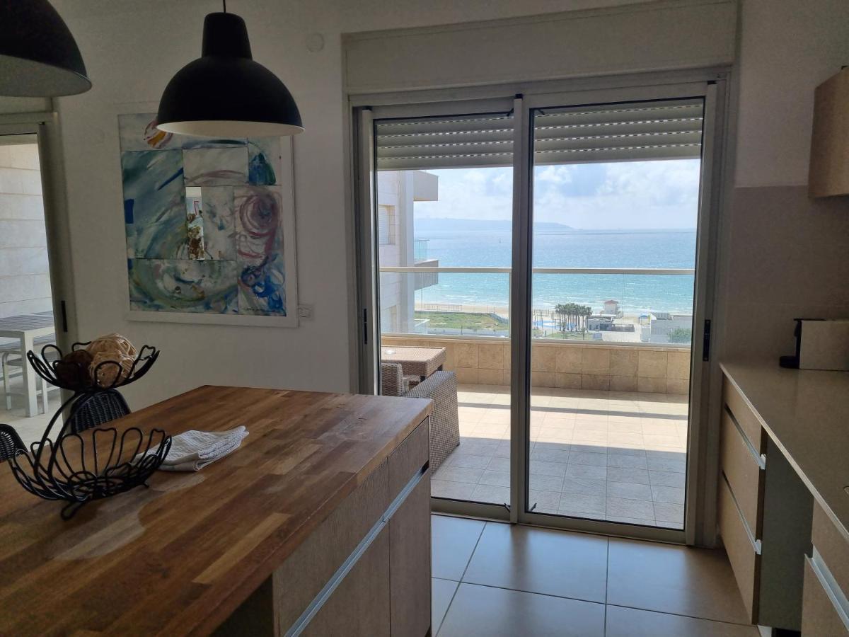 Beachfront Gallery Acre Exterior photo