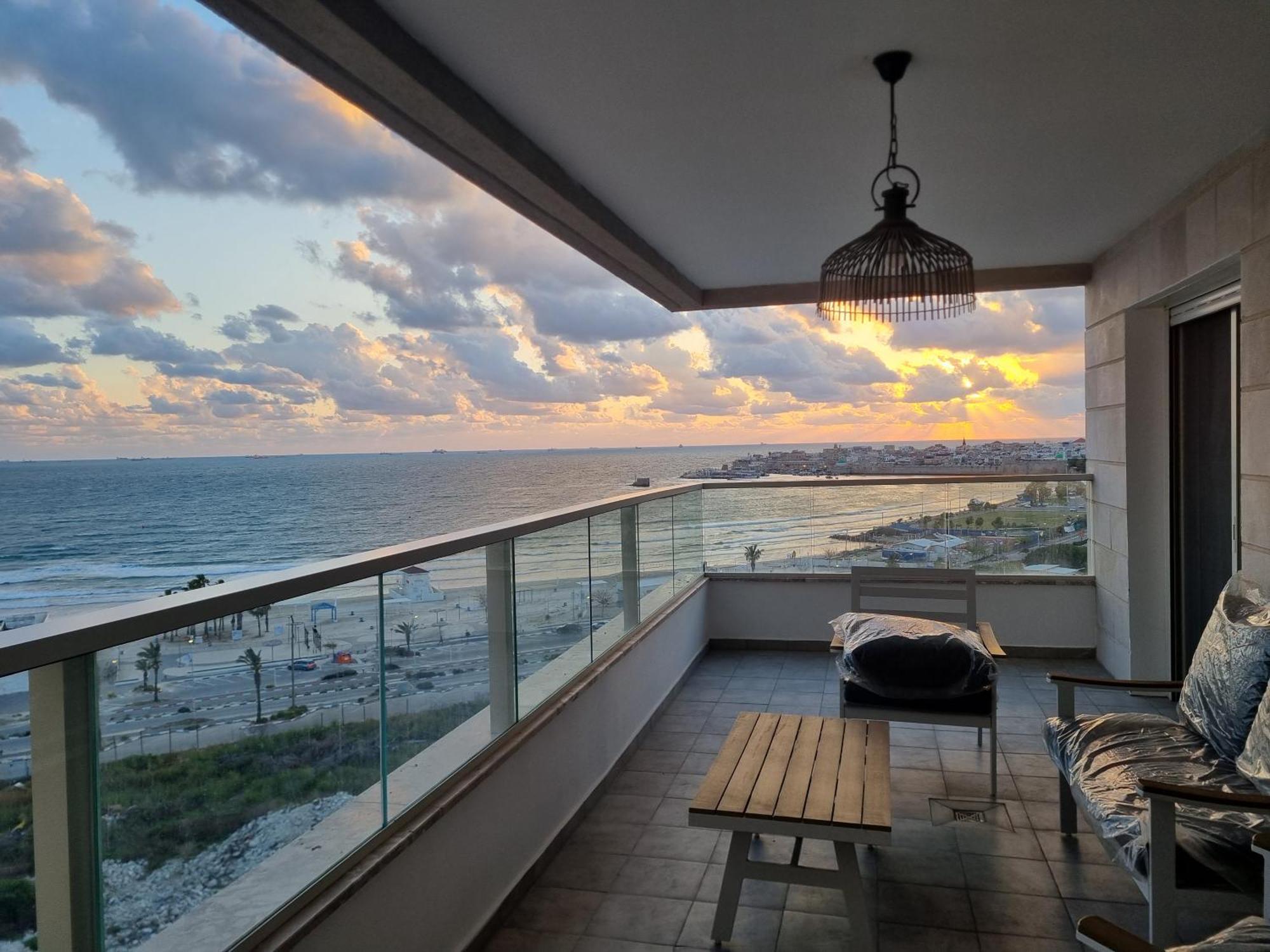 Beachfront Gallery Acre Exterior photo