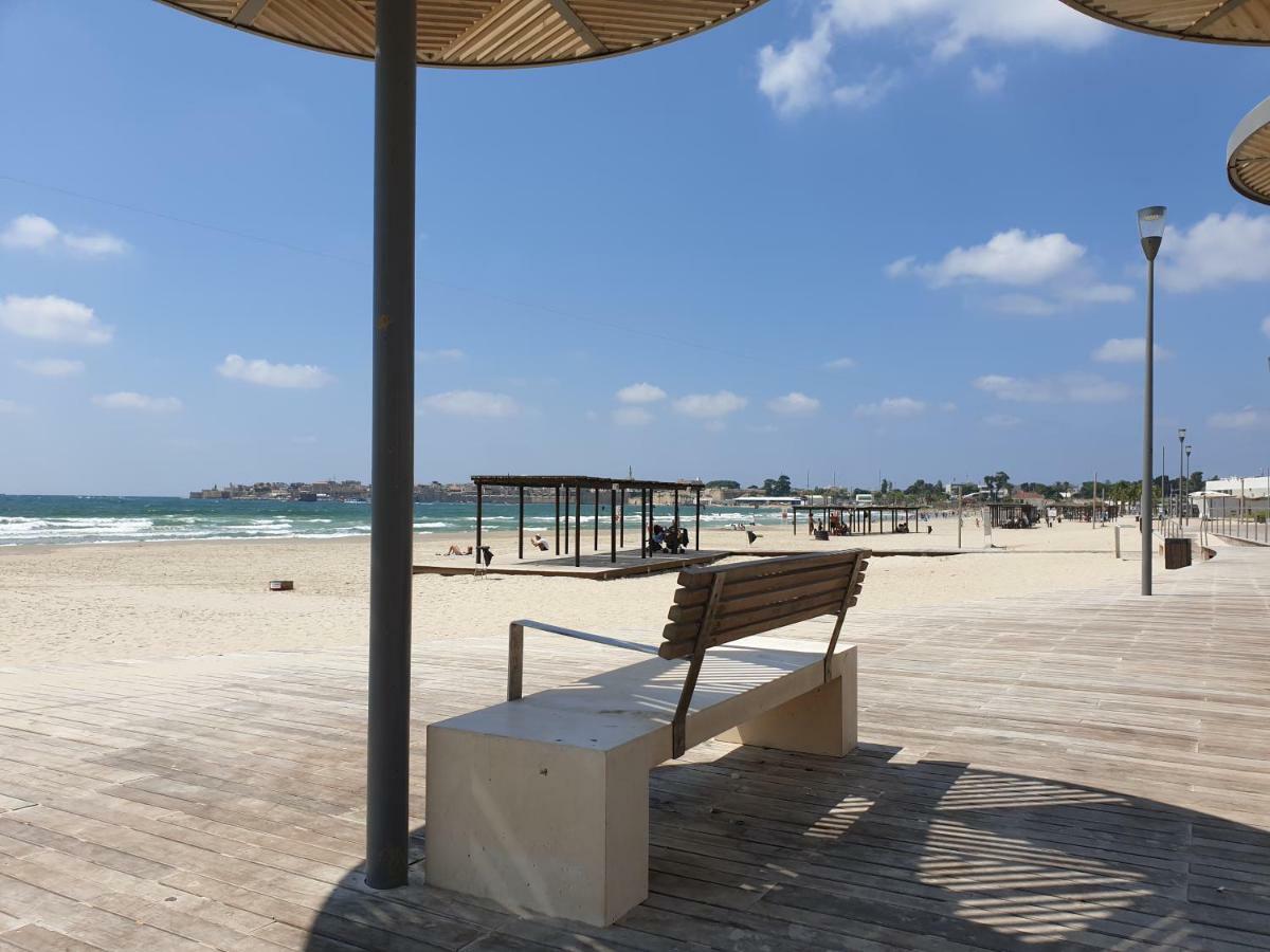 Beachfront Gallery Acre Exterior photo