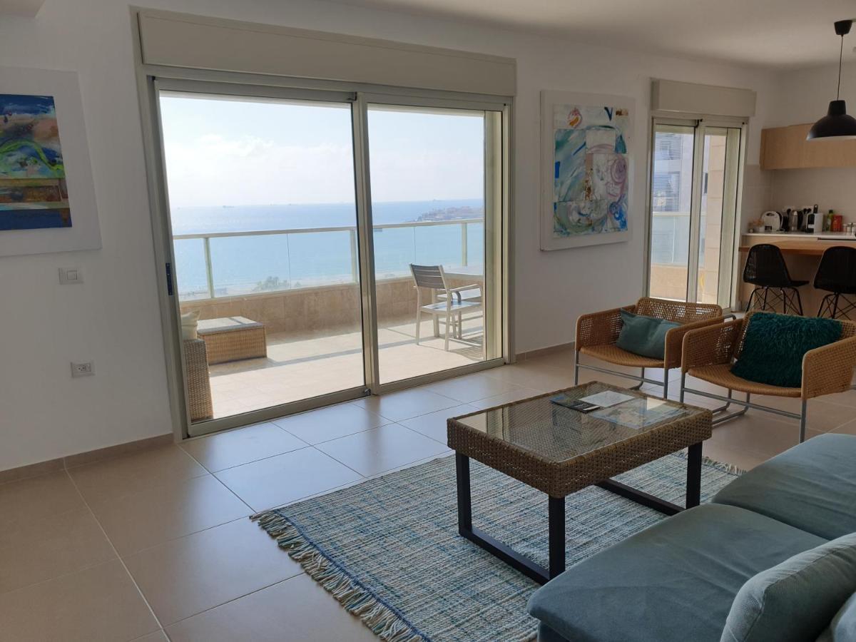 Beachfront Gallery Acre Exterior photo